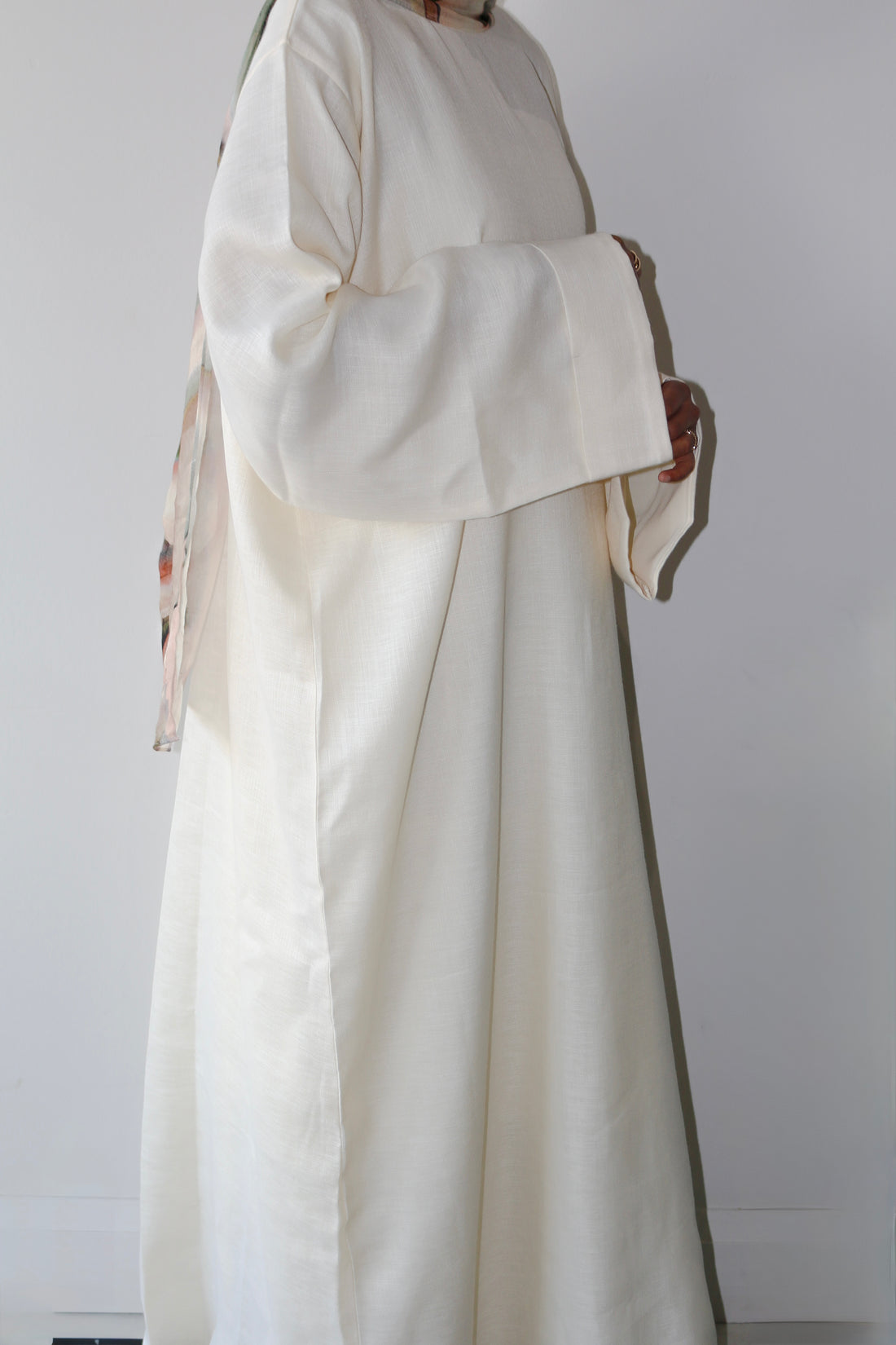cream oversized linen abaya
