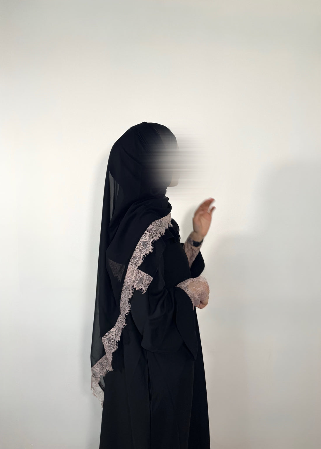 crème lace closed abaya