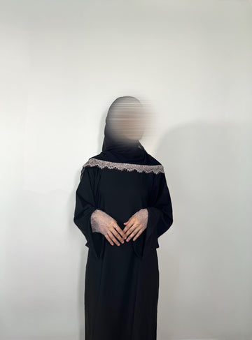 crème lace closed abaya